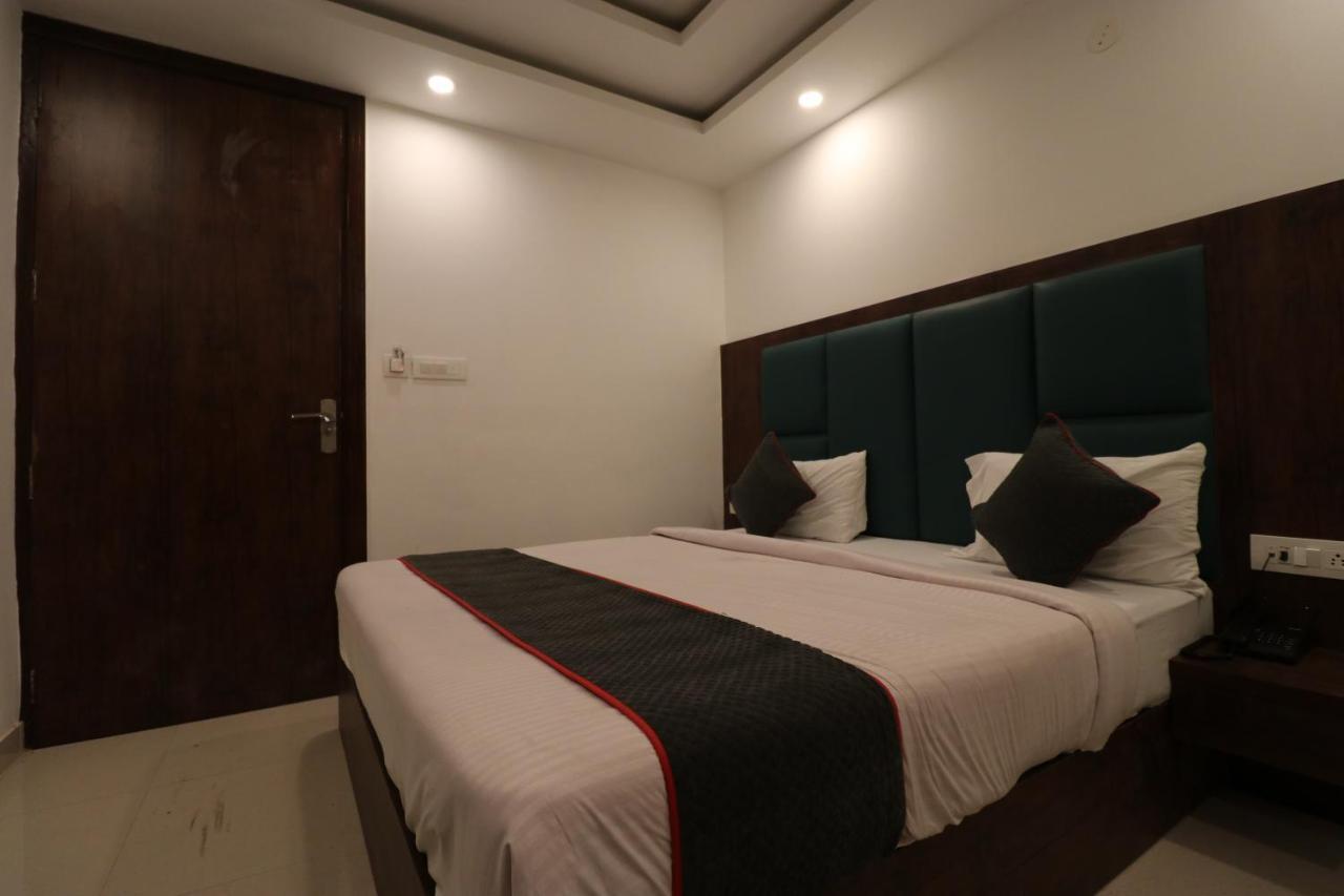 Hotel Krone A Family Hotel Near Igi Airport Delhi นิวเดลี ภายนอก รูปภาพ