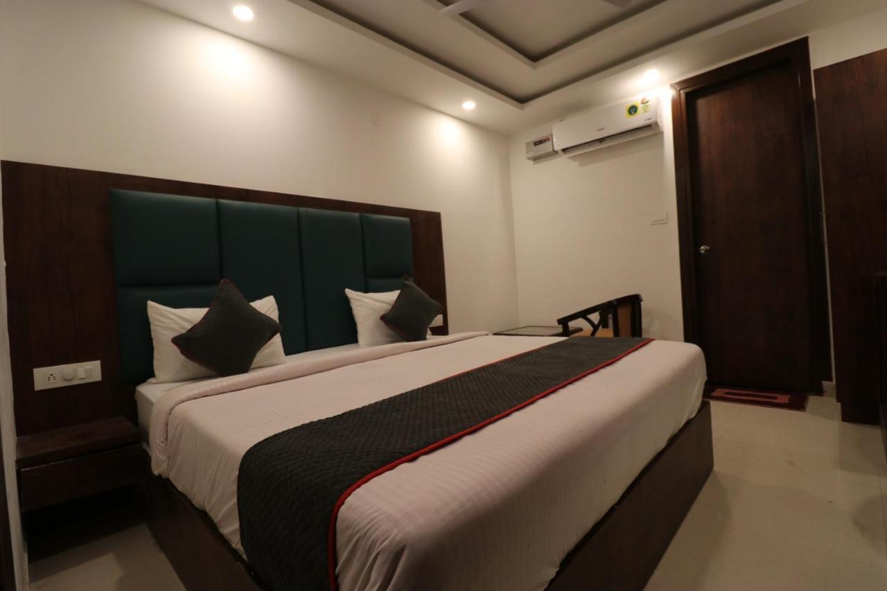 Hotel Krone A Family Hotel Near Igi Airport Delhi นิวเดลี ภายนอก รูปภาพ