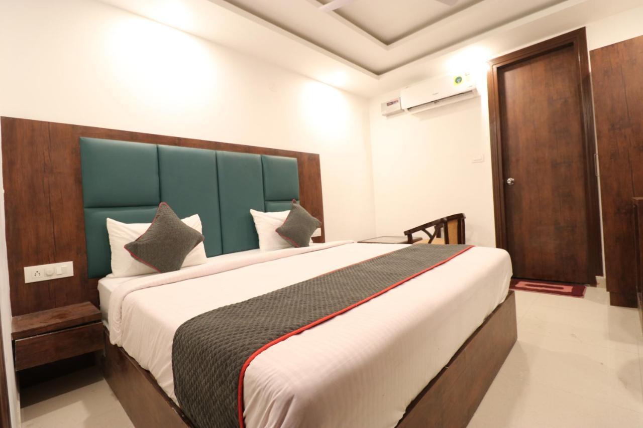 Hotel Krone A Family Hotel Near Igi Airport Delhi นิวเดลี ภายนอก รูปภาพ