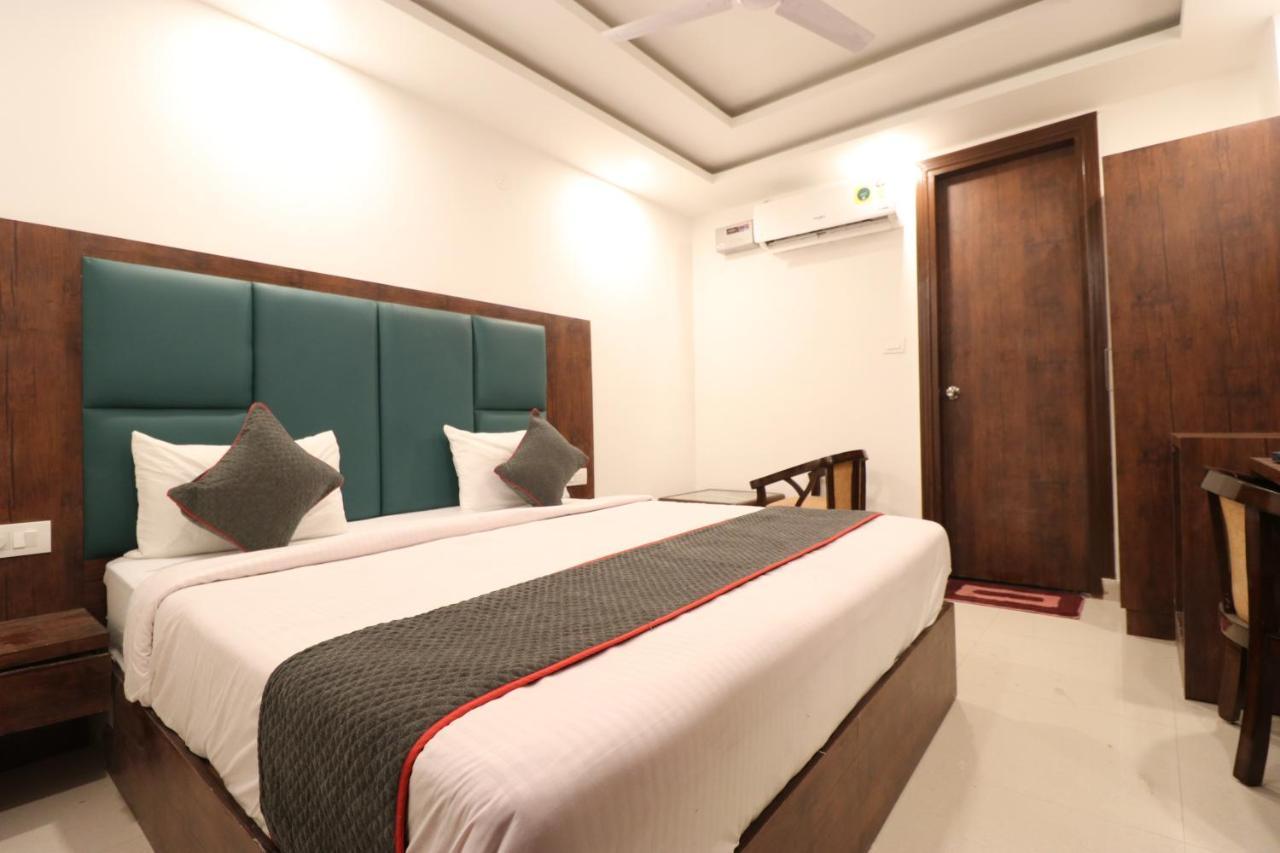 Hotel Krone A Family Hotel Near Igi Airport Delhi นิวเดลี ภายนอก รูปภาพ