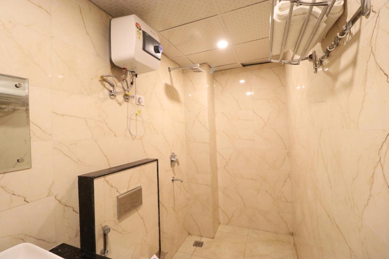 Hotel Krone A Family Hotel Near Igi Airport Delhi นิวเดลี ภายนอก รูปภาพ