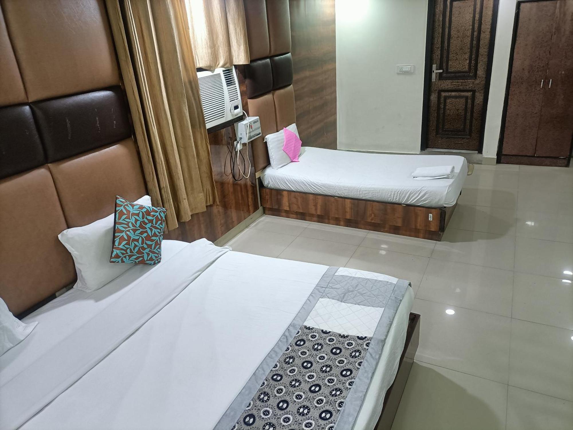 Hotel Krone A Family Hotel Near Igi Airport Delhi นิวเดลี ภายนอก รูปภาพ