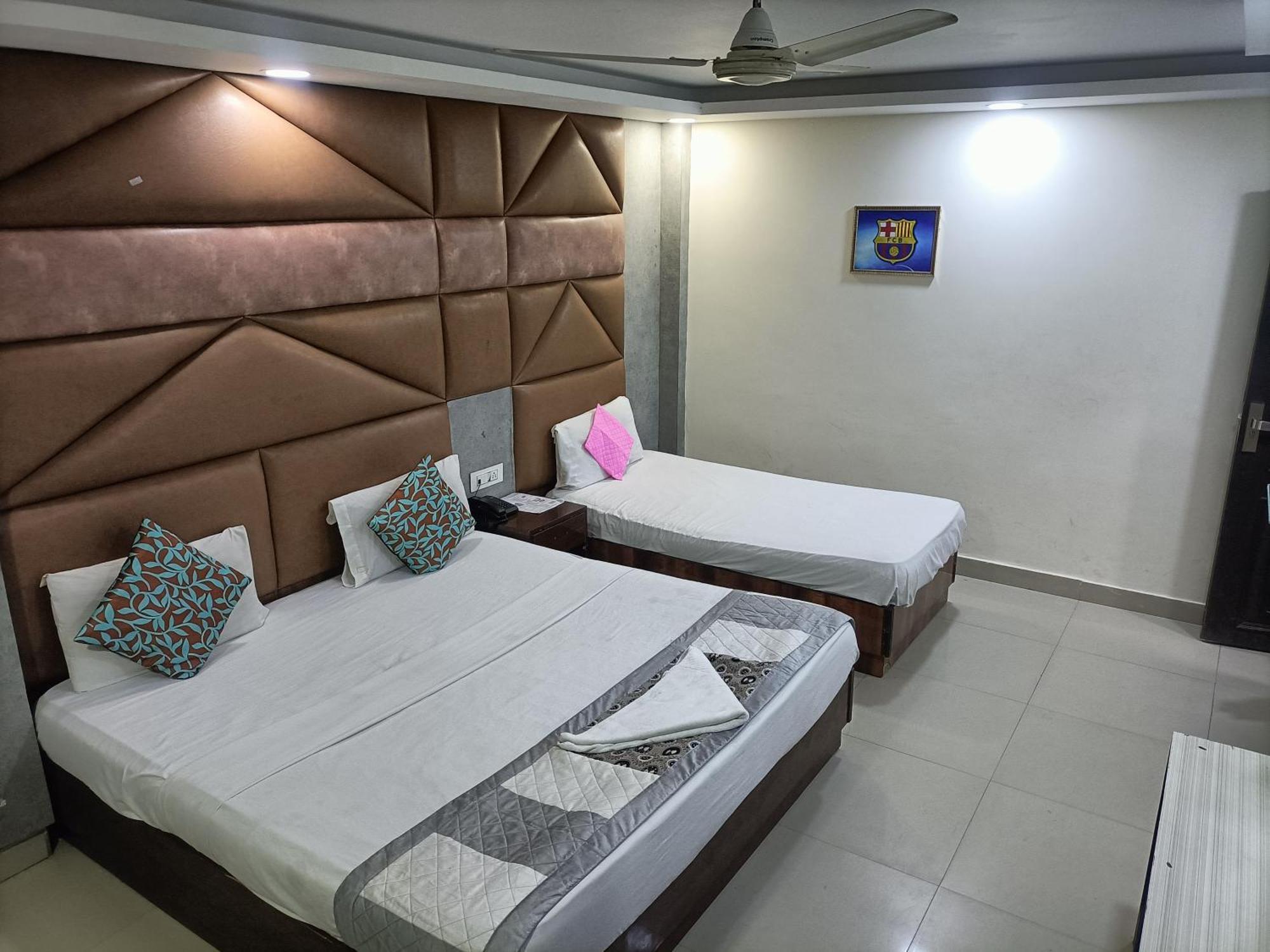 Hotel Krone A Family Hotel Near Igi Airport Delhi นิวเดลี ภายนอก รูปภาพ