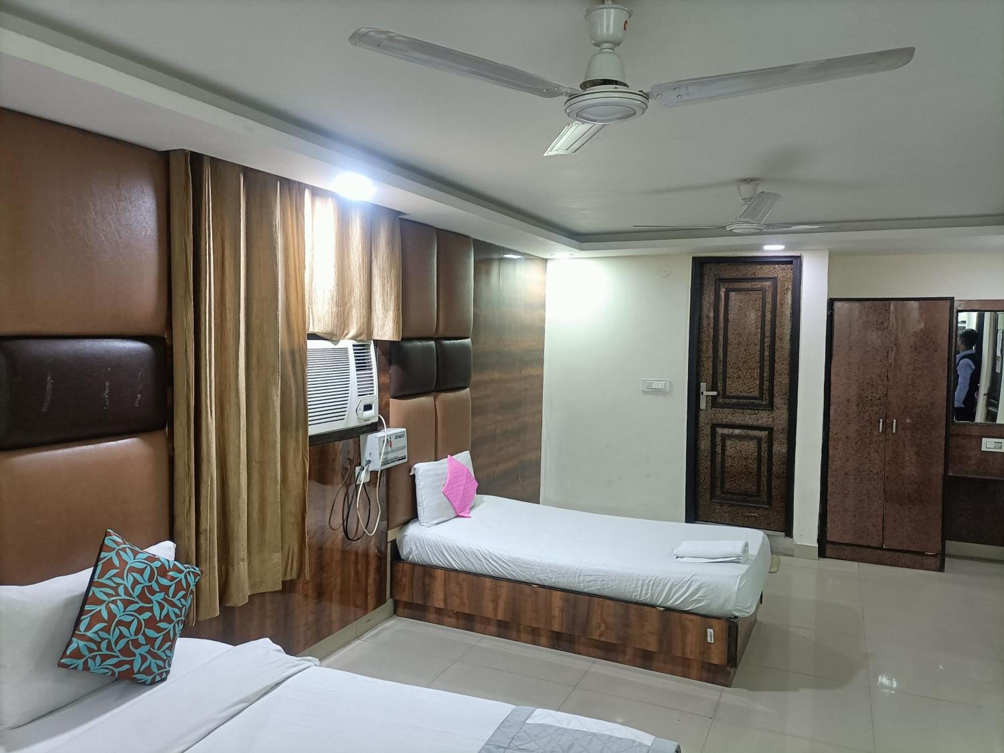 Hotel Krone A Family Hotel Near Igi Airport Delhi นิวเดลี ภายนอก รูปภาพ